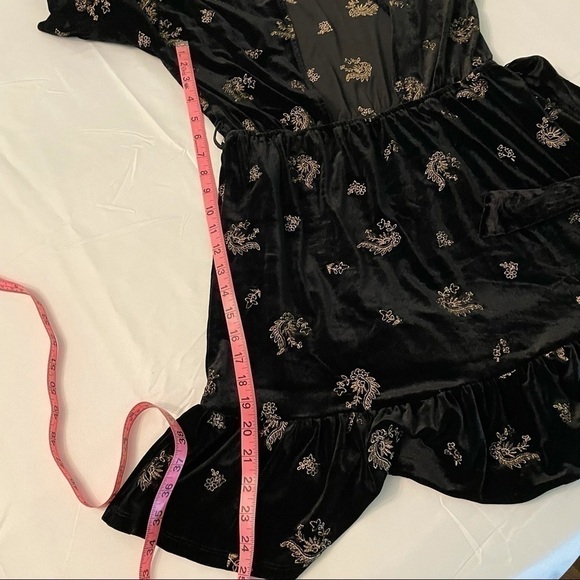 Lost + Wander Black Velvet Embroidered Mini Dress Ruffle Hem Size Large NWT - Picture 13 of 15